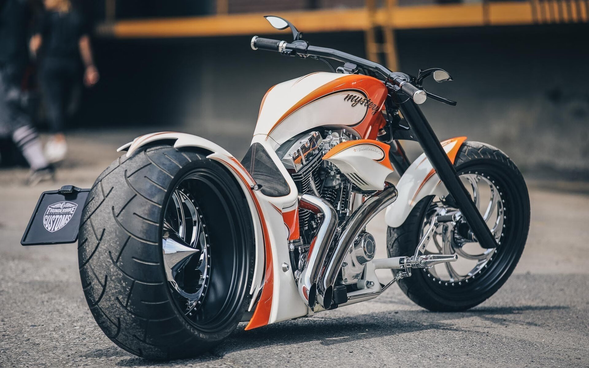 铁幕之下，破晓而出，詹姆斯在猛龙全面压制中化身为关键先生